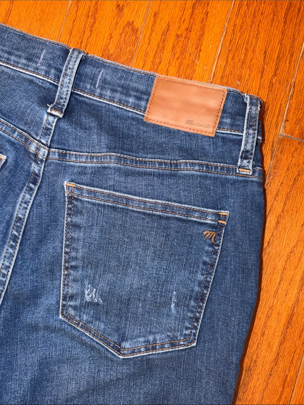Madewell Cali Boot Jeans | Size 26 | Medium Wash Frayed Hem - Picture 7 of 9